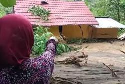 Banjir Bandang di Lombok Barat, Puluhan Rumah Ambruk dan Ratusan Rusak Parah