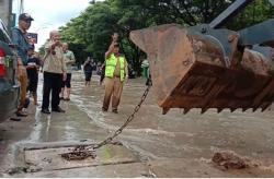 Banjir Rendam Jalan Trans Sulawesi, Bupati Jeneponto Sebut Drainase Buruk