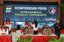 Terungkap, Siskaeee Juga Lakukan Ekshibisionisme di Dalam Pesawat<