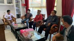 Warga Datangi DPRD Minta Kepala Desa Dicopot karena Sering Intip Gadis Mandi