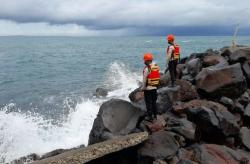 Tim SAR Brimob Polda Sulut Tangani Sejumlah Lokasi Terdampak Cuaca Ekstrem