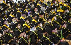 Wisuda 801 Mahasiswa, Rektor UMY: Pandemi Covid-19 Bukan Halangan untuk Berprestasi<