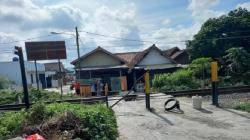 Pengendara Ojol yang Ditabrak Kereta Api di Bandarlampung Selamat