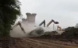 Viral Video Tiang Pancang Kereta Cepat Timpa Eskavator, KCIC: Kontraktor Melanggar SOP