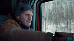 Review Film The Ice Road: Perjuangan Kakak Beradik Bertahan Hidup di Tengah Perjalanan Menantang Maut