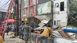Mes Penginapan Oyo Bandung Ambruk, Diduga akibat Fondasi Tergerus Air Sungai 