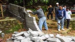 Tembok Penutup Akses Curug Tilu Purwakarta Dibongkar, Objek Wisata Dibuka