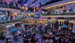 Menikmati Libur Akhir Pekan dengan Tema Tropical Christmas di Selatan Jakarta