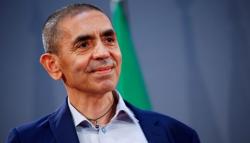 Bos BioNTech Posting Foto Disuntik Pfizer Setelah Beredar Rumor Belum Divaksin Covid