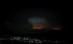 Heboh Penampakan Petir dan Kepulan Asap Merah di Atas Gunung Arjuno, Ini Faktanya