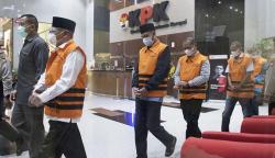 Deretan 15 Anggota DPRD Muara Enim Kompak Pakai Baju Tahanan KPK<