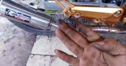 Tanda Mesin Rusak Parah, Kenali Penyebab dan Cara Mengatasi Oli Keluar dari Knalpot Motor<