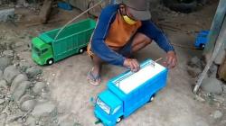 Hebat, Kakek di Kendal Ini Puluhan Tahun Setia Geluti Kerajinan Miniatur Truk 