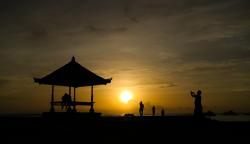 Menikmati Matahari Terbit di Pantai Sanur Bali