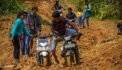 Tanah Longsor Tutup Jalan Antardesa, Ratusan Jiwa Terancam Terisolasi