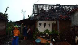 Ratusan Rumah Rusak akibat Puting Beliung di Madiun
