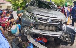 Sopir Pajero Sport Maut Diduga Mabuk, Keluar Mobil Tersenyum Lihat Korban Terkapar<