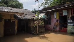 Permukiman Pondok Pinang Banjir akibat Sungai Pesanggrahan Meluap