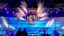 Bermaksud Tampil Wah, Pasangan Pengantin Ini malah Jatuh dari Ketinggian 3,6 Meter<