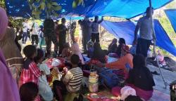Terdampak Gempa, Pengungsi Kepulauan Selayar Bertahan di Tenda Darurat