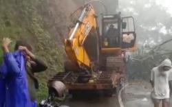 Update Banjir di Madina: Jalan Menuju Pantai Barat Lumpuh Total