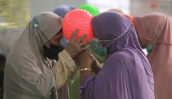 Lansia Sambut Hari Ibu di Indramayu