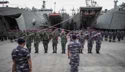 Prajurit TNI AL Bersiap Ikuti Latihan Operasi Pendaratan Administrasi