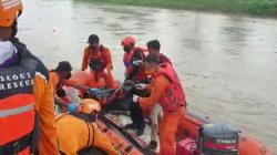1 Warga Subang Tewas Terseret Arus saat Menyeberangi Sungai Tarum Timur<