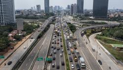 Jelang Libur Nataru, Ratusan Ribu Kendaraan Tinggalkan Jabotabek