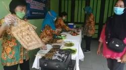 Momen Hari Ibu, PKK di Solo Ini Kenalkan Kuliner Sate Lilit Daun Kelor 