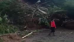Diterjang Longsor, Akses Cianjur Selatan ke Bandung Terputus 