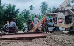 Agar Tak Hilang, Aset Besi Bekas Jembatan Ulim Diamankan