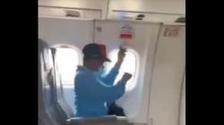 Viral, Video Seorang Kades di Blora Buka Pintu Darurat Sebabkan Pesawat Batal Terbang  