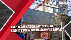 Video Asap Tebal Keluar dari Sekolah Cahaya Cemerlang di Jalan Yos Sudarso