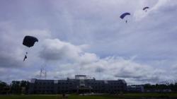 Aksi Menegangkan Pasukan Katak, Terjun Bebas dari Helikopter di Ketinggian 7.000 Kaki