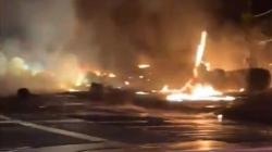 Jet Pribadi Jatuh dan Meledak, Api Berkobar Hanguskan Permukiman Penduduk