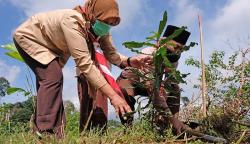 Gerakan Konservasi Alam, Ratusan Masyarakat Tanam Pohon di Lereng Gunung Sumbing