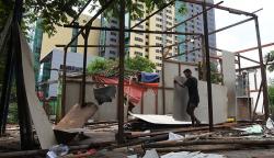Puluhan Lapak Pedagang Jalan Banyumas Menteng Dibongkar