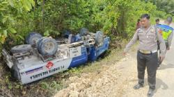 Truk Angkut BBM Terbalik di Sarmi akibat Jalan Rusak