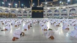 Mulai Hari Ini Jemaah Umrah Wajib Pakai Masker dan Jaga Jarak di 2 Masjid Suci