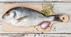5 Cara Memilih Ikan Segar untuk Dipanggang saat Malam Tahun Baru