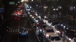 Jelang Pergantian Tahun, Jalan Protokol di Bandung Dipadati Warga dan Wisatawan