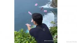 Bak Sultan, Tiktokers Kenneth William Sebar Segepok Uang di Tebing Uluwatu Bali