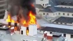 Kebakaran Hebat Landa Gedung Parlemen Afrika Selatan, Bangunan Ambruk