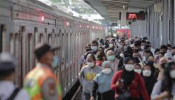 Jumlah Penumpang KRL Jabodetabek Tahun 2021 Turun 19,6 Persen