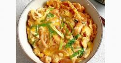 Cara Membuat Oyakodon, Nasi Gurih Khas Jepang Pakai Ayam dan Telur Dadar