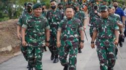 Kunjungi Batalyon Raider Khusus 136/Tuah Sakti, KSAD Minta Prajurit Tak Terpengaruh Isu Negatif