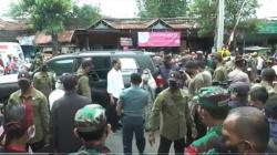 Bertemu Jokowi, Pedagang Pasar Induk Purwodadi Ini Menangis Histeris