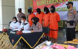 Polda DIY Tangkap 5 Pengedar Ganja Lintas Provinsi