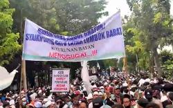 Ribuan Massa Demo Tuntut Polisi Usut Tuntas Dugaan Pelecehan Makam Kramat di Lotim
